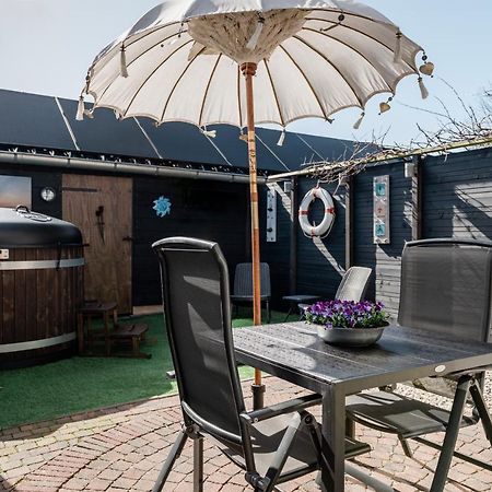 Strandhuis De Zeeparel Met Hottub Petten Ngoại thất bức ảnh